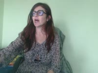 Hey!My body is  like a VIOLIN,dangerous curves and a complicated mind!Are you ready to know me?I AM!