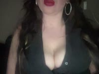 Ik ben een leuke spontane vrouw van 29 jaar oud. Ik heb lang blond / inmiddels bruin haar (over de schouders), blauwe ogen, Niet slank, niet dik ertussen in dus. Ik  heb een cup D en ik kom uit Utrecht waar ik vlakbij het centrum woon. Verder ben ik al een ruime tijd single.  Ik ben op zoek naar een beetje leuke spanning en avontuur. Heb je verder nog vragen, dan kan je altijd een berichtje sturen, dat zou ik leuk vinden. Xxx