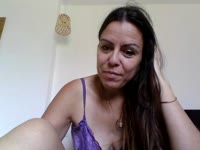 I am very warm, in lack of tenderness and pleasure, I want to share intense and naughty moments with you.