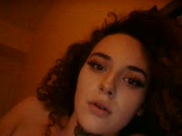 Hai ik ben Yusra 18 jaar en van Marokkaanse afkomst. Ik maak in mijn dagelijkse leven 18+  content en ervaar daar heel veel plezier in. Ik ben een vollere dame met grote borsten een dikke kont een klein buikje lief gezichtje en een bos vol krullen boven en beneden.ik doe aan augyo, foot, BDSM, SM, GFE, dominantie, onderdanigheid,en Golden shower fetisj. Naast fetisj doe ik ook aan twerken, boobie shows en samen spelen.