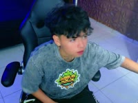 Ik ben een heel lief, rustig en zachtaardig meisje. Ik hou ervan om een fijne en ontspannen sfeer te creëren waar iedereen zich welkom en op zijn gemak voelt. Ik ben respectvol, attent en behandel anderen altijd met vriendelijkheid. Als je op zoek bent naar een rustige plek met goede vibes en iemand die luistert en met je glimlacht, dan ben je hier welkom ✨