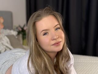 hot cam show AryaThomas