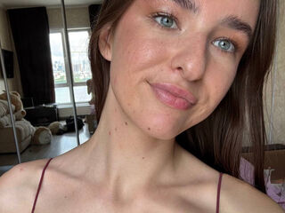 naughty cam girl masturbating with dildo GingerWareham