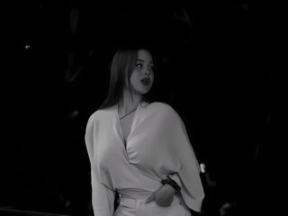 cam girl playing with vibrator KristiGroune