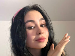 camslut fingering shaved pussy MinnieMile