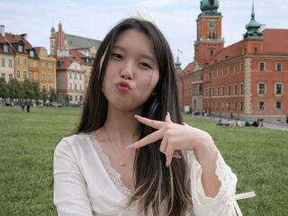 hardcore live show NellaBiggard