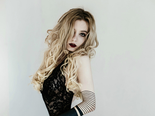 camgirl masturbating with sex toy AngelikaMoebius