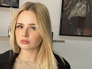 naughty chat MarnieRhyner