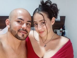 cam couple playing with sextoy EsperanzaAndNacho