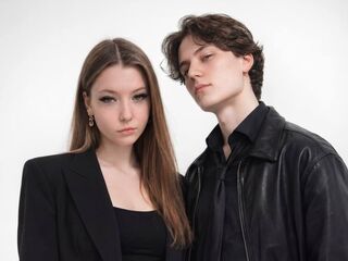 adult chatroom LeoAndMira