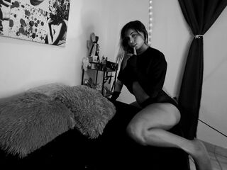 girl slave webcam AntonellaBrow