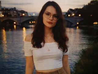 squirting girl webcam video MazeHistoria