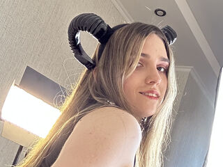 live teaser webcam AaliceWalter