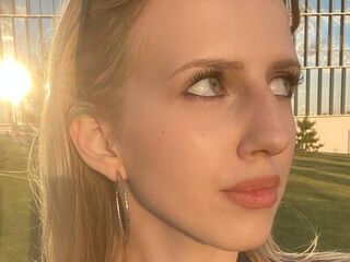 nude camgirl picture AishaSpringstead