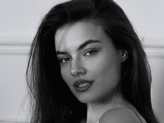 naked girl with webcam masturbating with vibrator AmeliLory