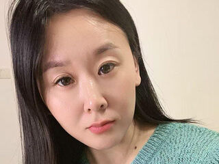 cam girl masturbating with vibrator AmySuners