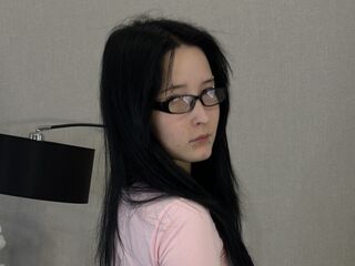 camgirl shaving pussy AnnelieseFlorio