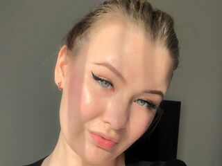 camslut naked ArlettaVatter