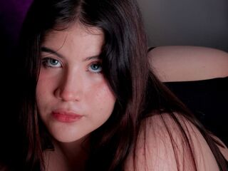 camgirl showing tits BiancaField