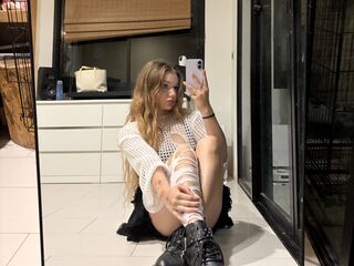 hot cam girl masturbating with vibrator BrandiStover