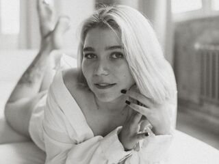 naked webcamgirl BreanaAlosta