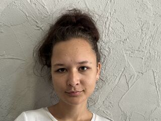 hot cam girl spreading pussy BruniChio