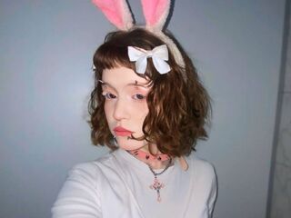 girl fingering shaved pussy CamilaIce