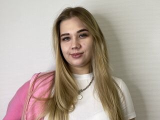 nude webcamgirl CathernLoven