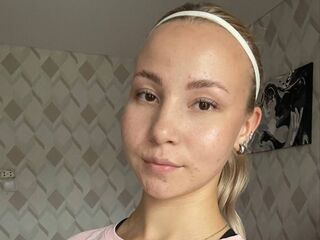 nude webcamgirl CatrinaWakley