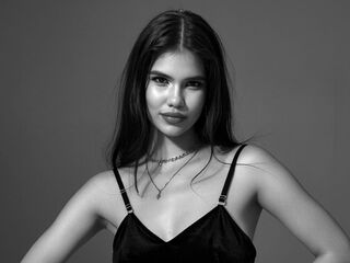camgirl playing with vibrator CelesteHadids