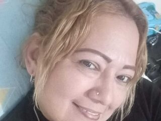 camslut showing pussy ClauSilver