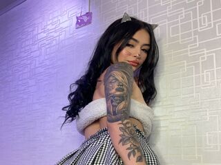 camgirl playing with vibrator CloeMartini