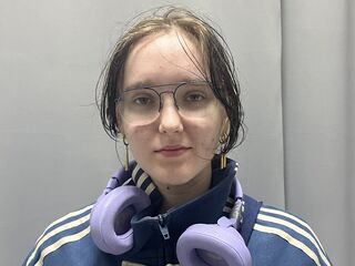 teaser web cam DoraDawson