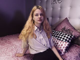 free live chatroom EleanorCain