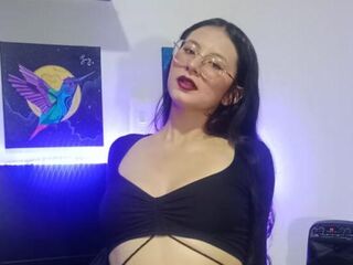 naked camgirl picture EmberCullen