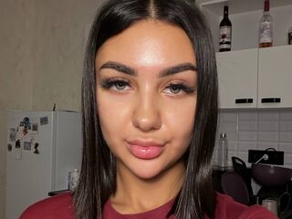 camgirl masturbating with dildo EmilyClarc