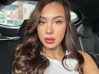 campicture EvvaMiller