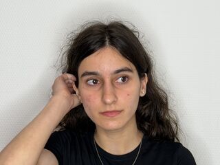 cam sex show FondaYarbro