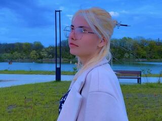 camgirl playing with sextoy FredericaMittag