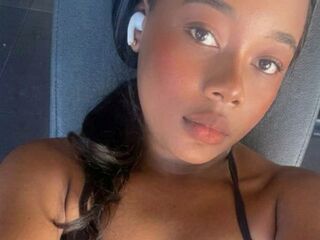 cam girl playing with sextoy GrasyBenty