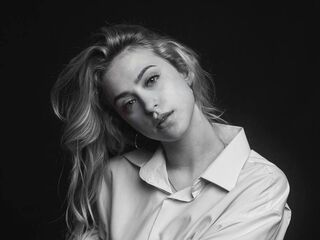 beautiful girlcam GwynethHibbits
