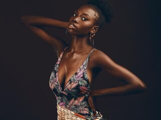 live striptease IssaJenner