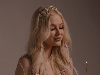 naughty camgirl masturbating with dildo IvyAvery