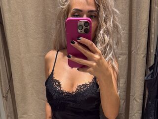 girl showing tits JenniferRein