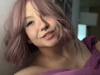 camgirl playing with dildo JoyceTreier