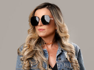 live sex webcam KiaraMoraes