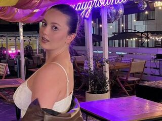topless cam girl KyleeBig