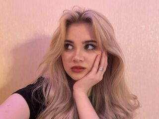 camgirl showing pussy LatoyiaCanpos