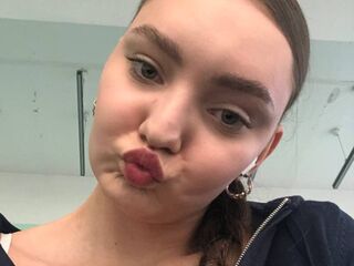 camwhore fingering pussy LourdesFronk