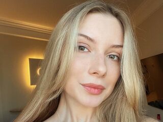 camwhore masturbating with dildo LucieStupak